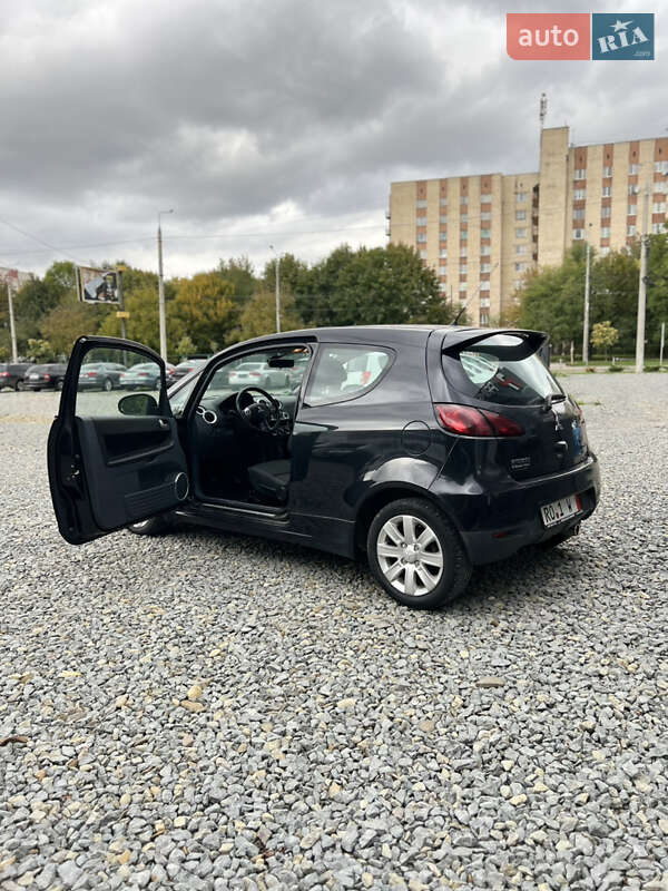 Хетчбек Mitsubishi Colt 2010 в Чернівцях фото 7 Хетчбек Mitsubishi Colt 2010 в Чернівцях