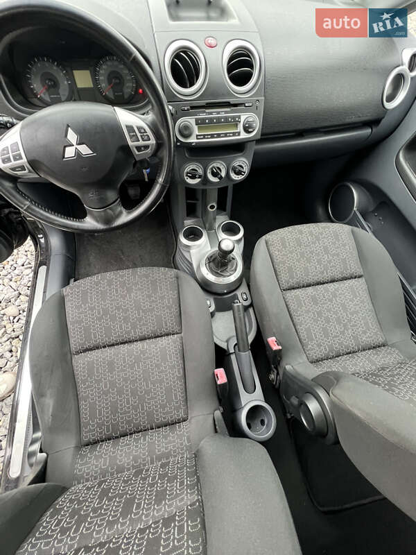 Хетчбек Mitsubishi Colt 2010 в Чернівцях фото 10 Хетчбек Mitsubishi Colt 2010 в Чернівцях