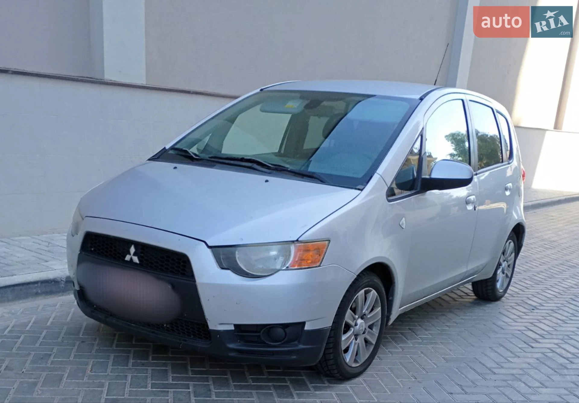 2010 Mitsubishi Colt - мініатюра 2