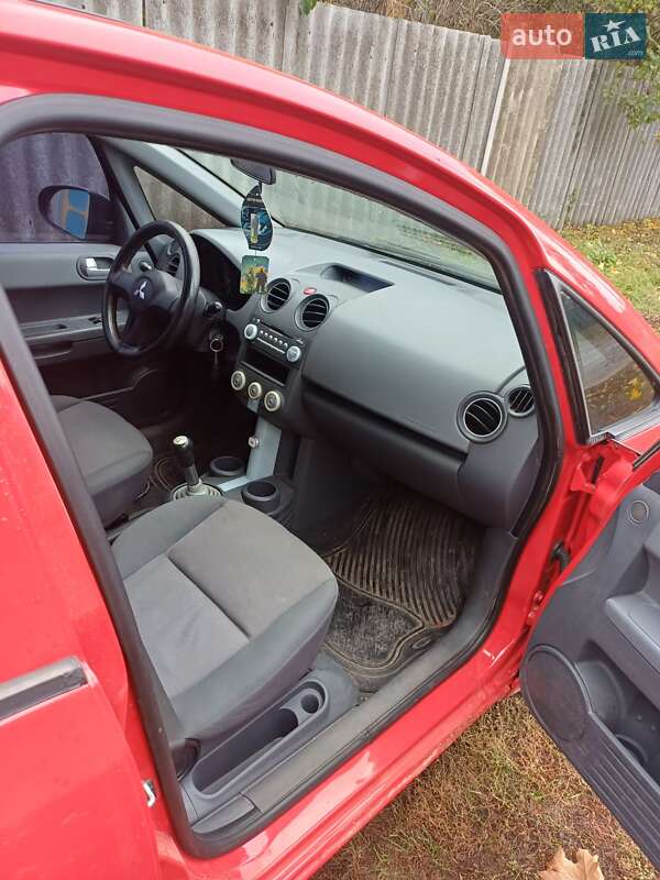 Хэтчбек Mitsubishi Colt 2006 в Валках