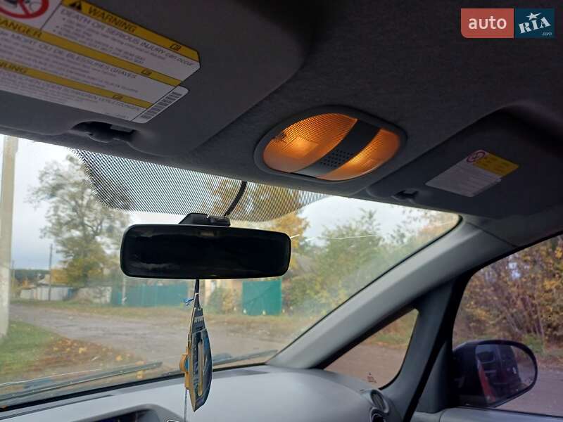 Хэтчбек Mitsubishi Colt 2006 в Валках