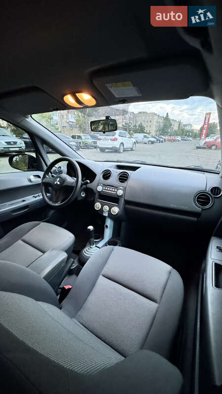 Хетчбек Mitsubishi Colt 2007 в Білгороді-Дністровському фото 21 Хетчбек Mitsubishi Colt 2007 в Білгороді-Дністровському