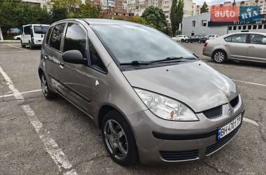Хетчбек Mitsubishi Colt 2008 в  фото 7 Хетчбек Mitsubishi Colt 2008 в