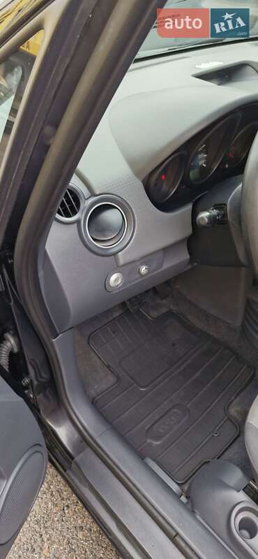 Хэтчбек Mitsubishi Colt 2005 в Чернигове