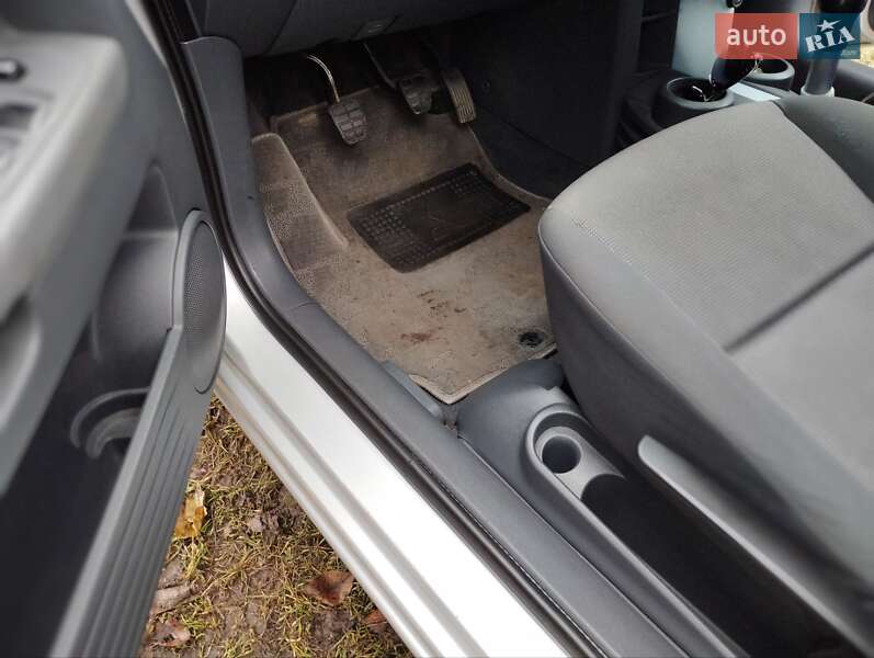 Хэтчбек Mitsubishi Colt 2004 в Катеринополе фото 15 Хэтчбек Mitsubishi Colt 2004 в Катеринополе