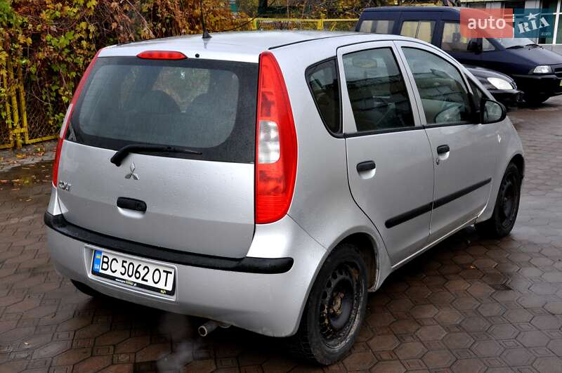 Хэтчбек Mitsubishi Colt 2004 в Львове