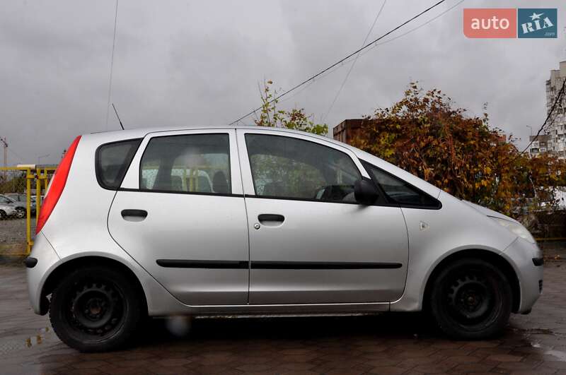 Хэтчбек Mitsubishi Colt 2004 в Львове