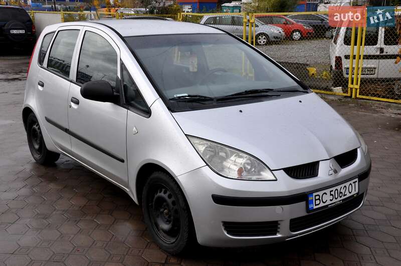 Хэтчбек Mitsubishi Colt 2004 в Львове