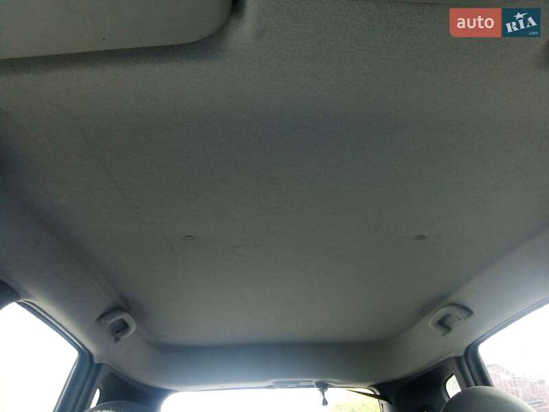 Хетчбек Mitsubishi Colt 2005 в Звягелі