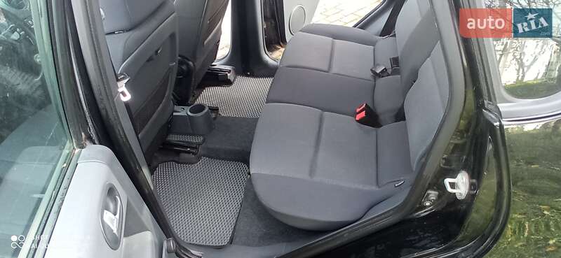 Хетчбек Mitsubishi Colt 2005 в Звягелі