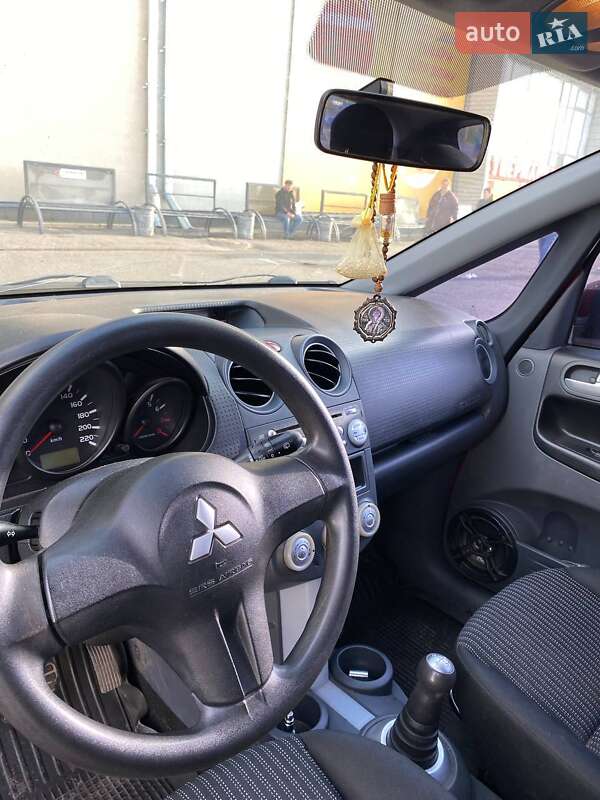 Хэтчбек Mitsubishi Colt 2008 в Новой Водолаге фото 4 Хэтчбек Mitsubishi Colt 2008 в Новой Водолаге
