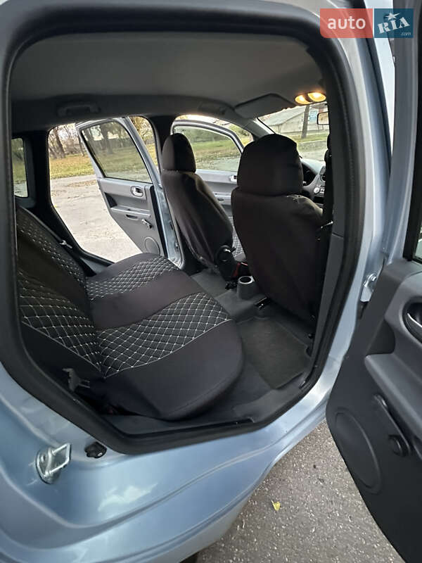 Хэтчбек Mitsubishi Colt 2007 в Черкассах фото 9 Хэтчбек Mitsubishi Colt 2007 в Черкассах