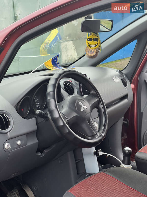 Хэтчбек Mitsubishi Colt 2004 в Вараше