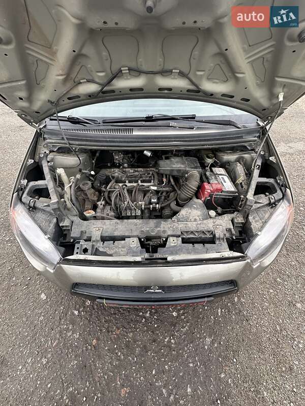 Хетчбек Mitsubishi Colt 2009 в Білогородці