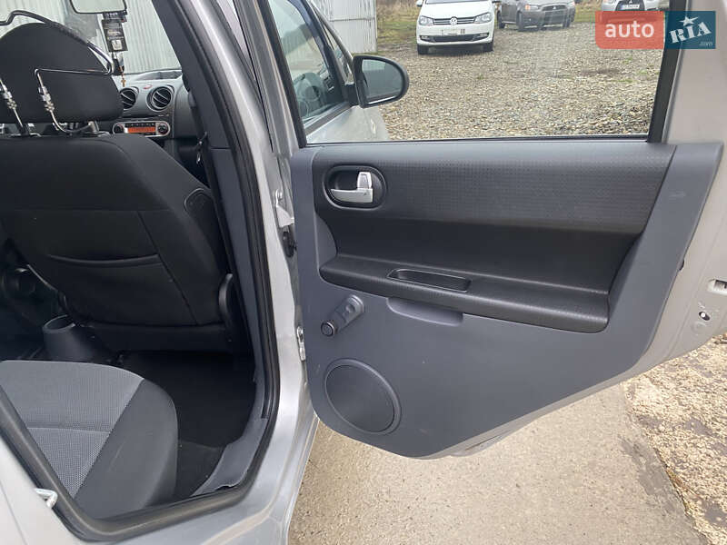 Хетчбек Mitsubishi Colt 2009 в Чернівцях