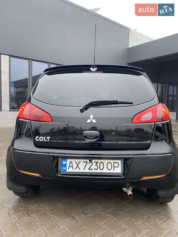 Хэтчбек Mitsubishi Colt 2005 в Первомайске