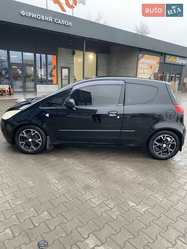 Хэтчбек Mitsubishi Colt 2005 в Первомайске