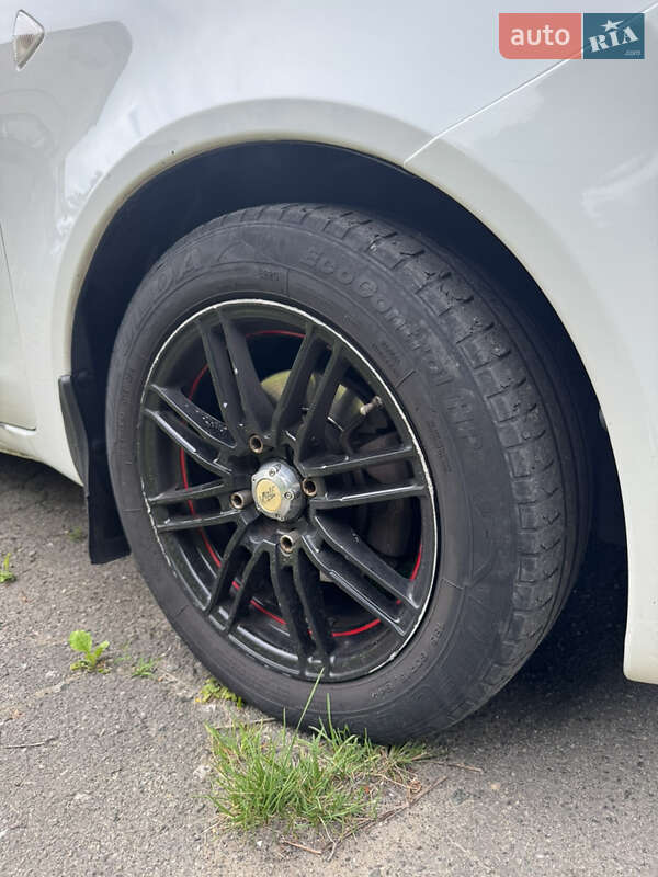 Хэтчбек Mitsubishi Colt 2008 в Киеве фото 10 Хэтчбек Mitsubishi Colt 2008 в Киеве