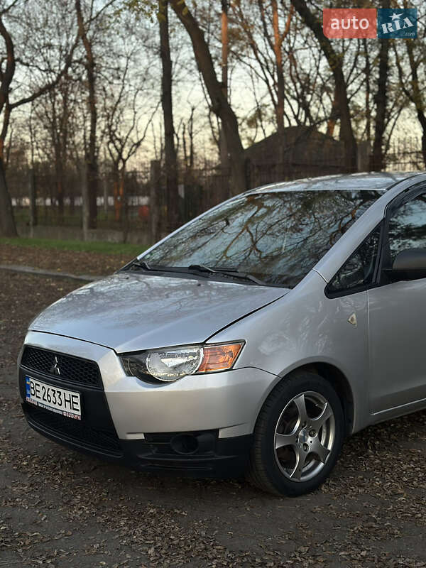 Хэтчбек Mitsubishi Colt 2009 в Буче фото 3 Хэтчбек Mitsubishi Colt 2009 в Буче