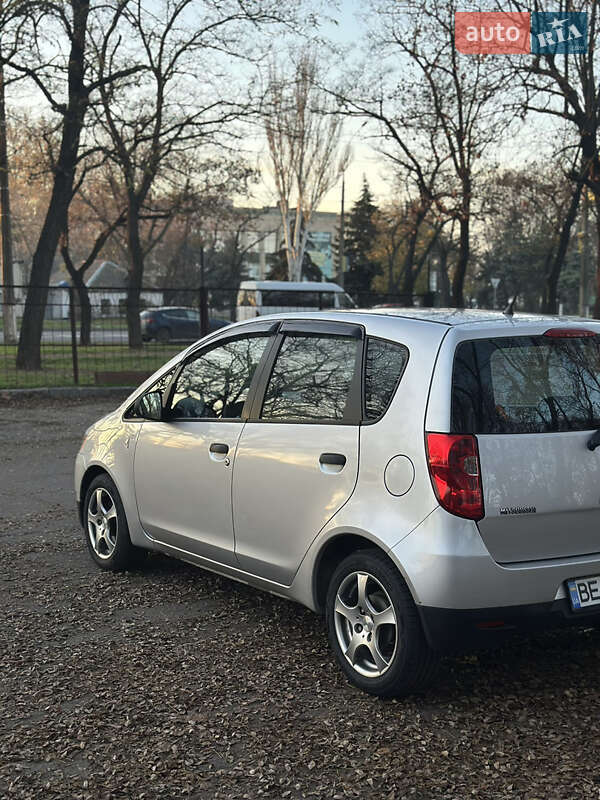 Хэтчбек Mitsubishi Colt 2009 в Буче фото 4 Хэтчбек Mitsubishi Colt 2009 в Буче