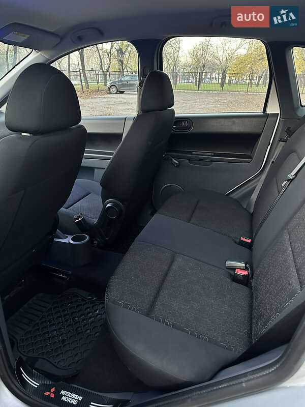 Хэтчбек Mitsubishi Colt 2009 в Буче фото 19 Хэтчбек Mitsubishi Colt 2009 в Буче