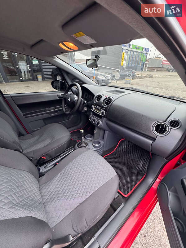 Хэтчбек Mitsubishi Colt 2010 в Запорожье фото 12 Хэтчбек Mitsubishi Colt 2010 в Запорожье