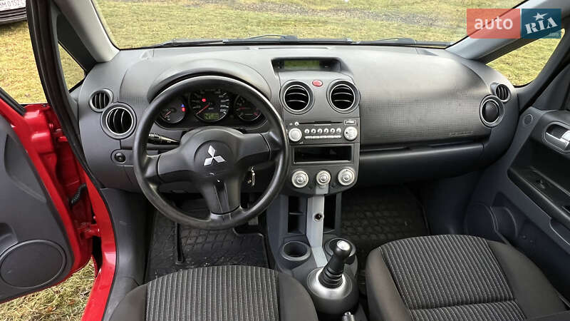 Хэтчбек Mitsubishi Colt 2008 в Киверцах