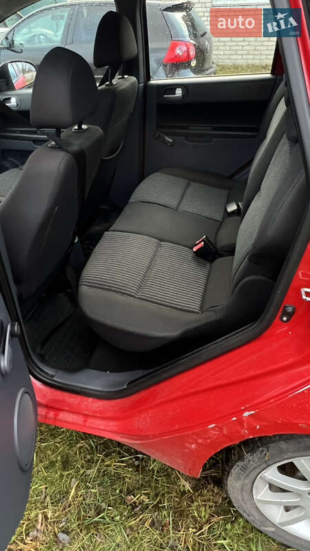 Хэтчбек Mitsubishi Colt 2008 в Киверцах