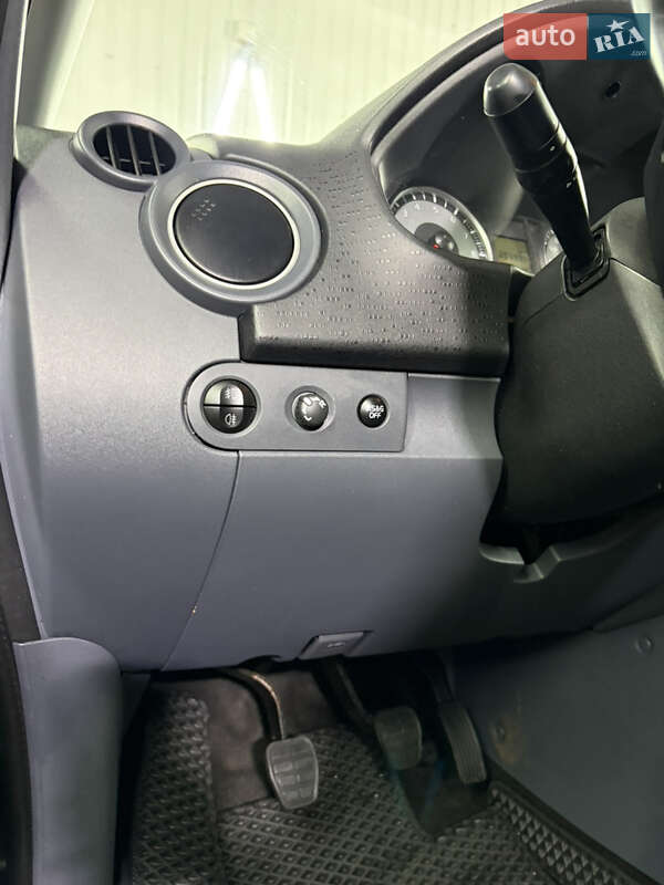 Хетчбек Mitsubishi Colt 2009 в Києві фото 16 Хетчбек Mitsubishi Colt 2009 в Києві