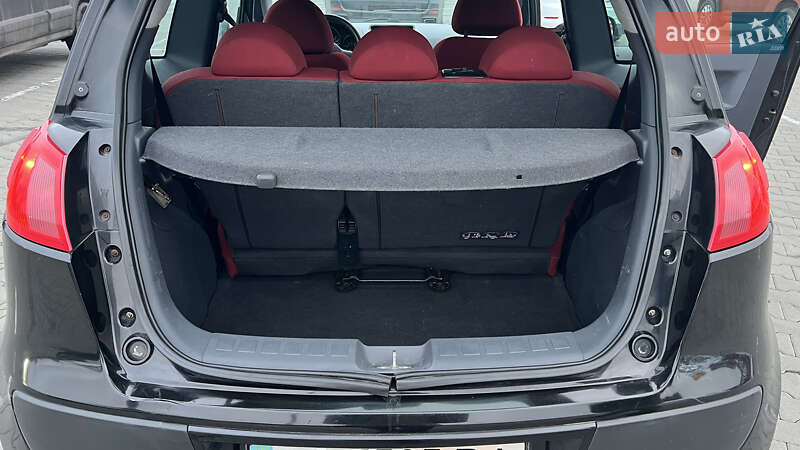 Хэтчбек Mitsubishi Colt 2006 в Киеве