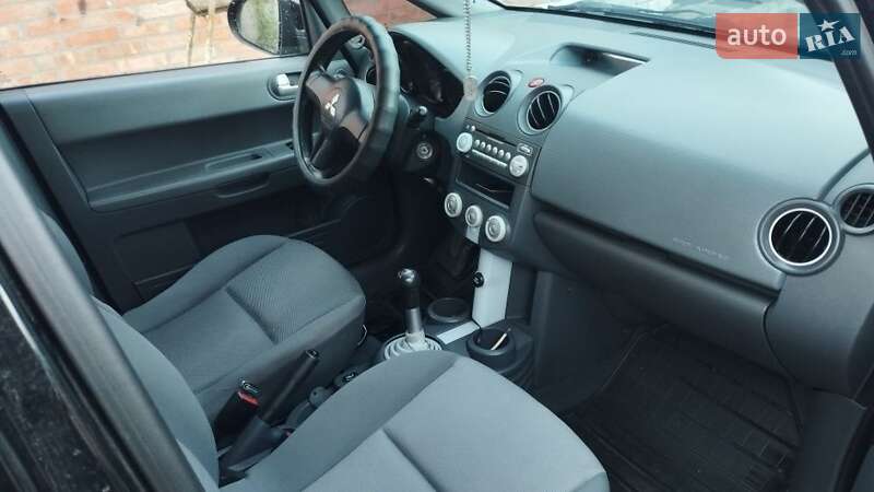 Хэтчбек Mitsubishi Colt 2006 в Кропивницком