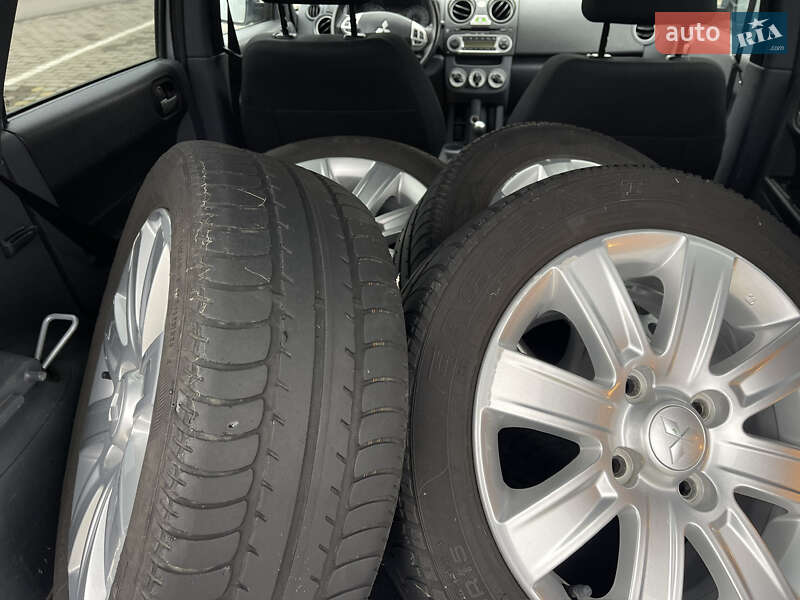 Хэтчбек Mitsubishi Colt 2012 в Луцке