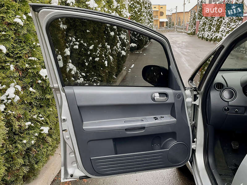 Хетчбек Mitsubishi Colt 2006 в Івано-Франківську