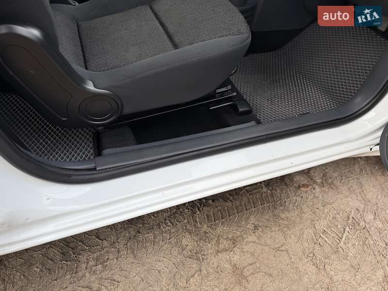 Хетчбек Mitsubishi Colt 2011 в Ірпені