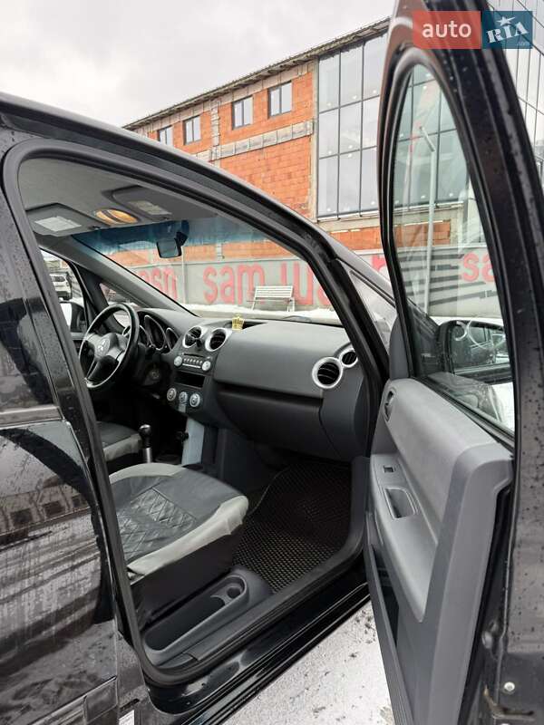 Хэтчбек Mitsubishi Colt 2004 в Хусте