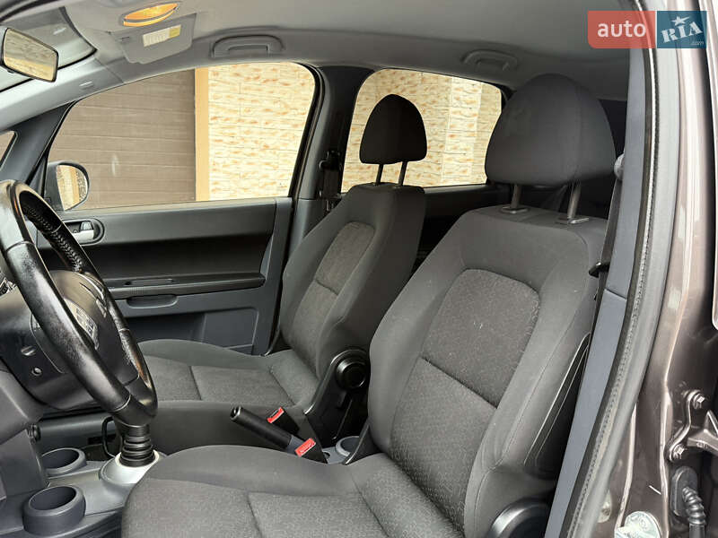 Хетчбек Mitsubishi Colt 2012 в Чернівцях