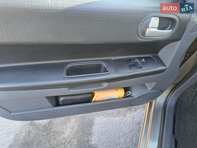 Хэтчбек Mitsubishi Colt 2008 в Фастове