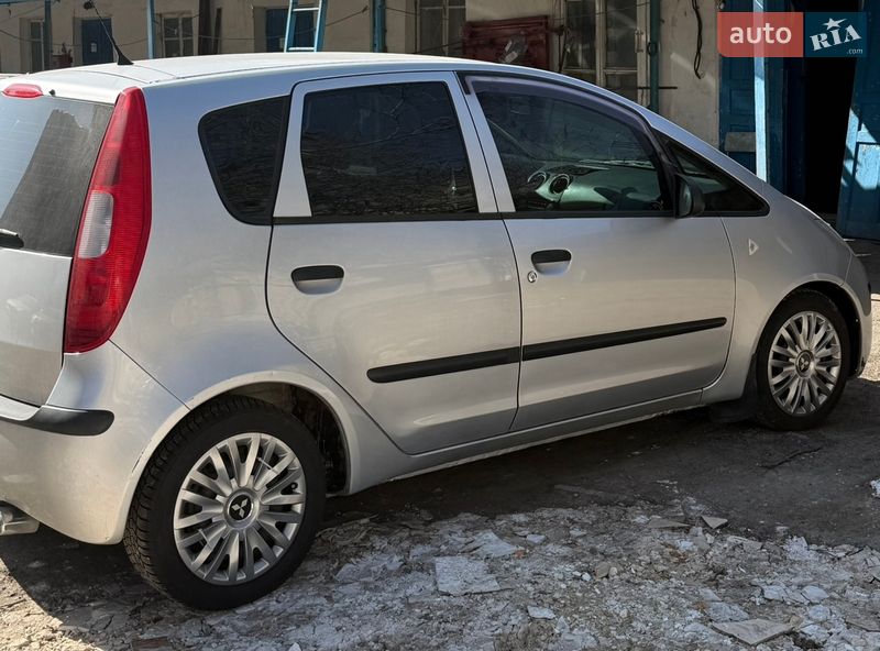 Mitsubishi Colt 2005