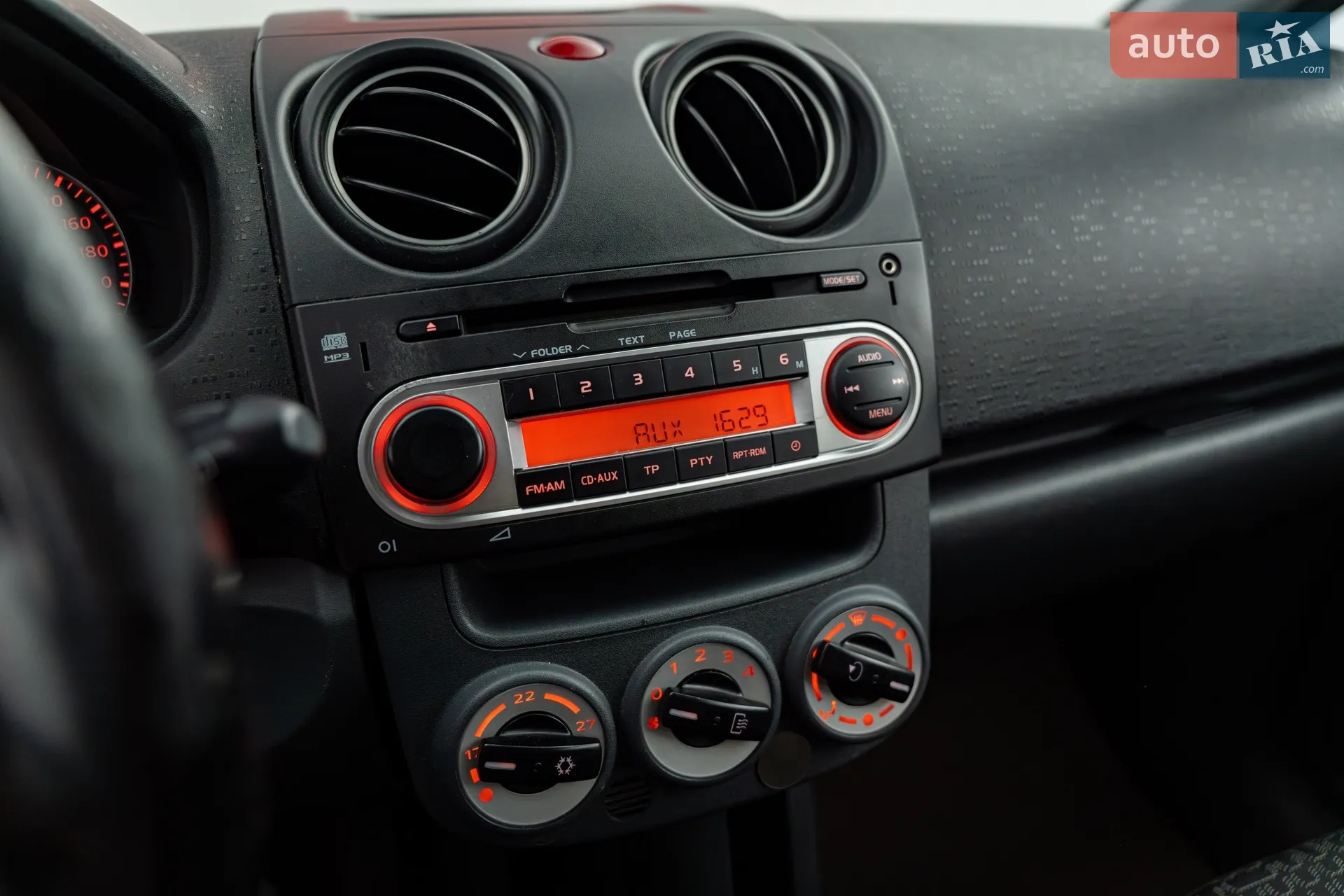 2011 Mitsubishi Colt - мініатюра 13
