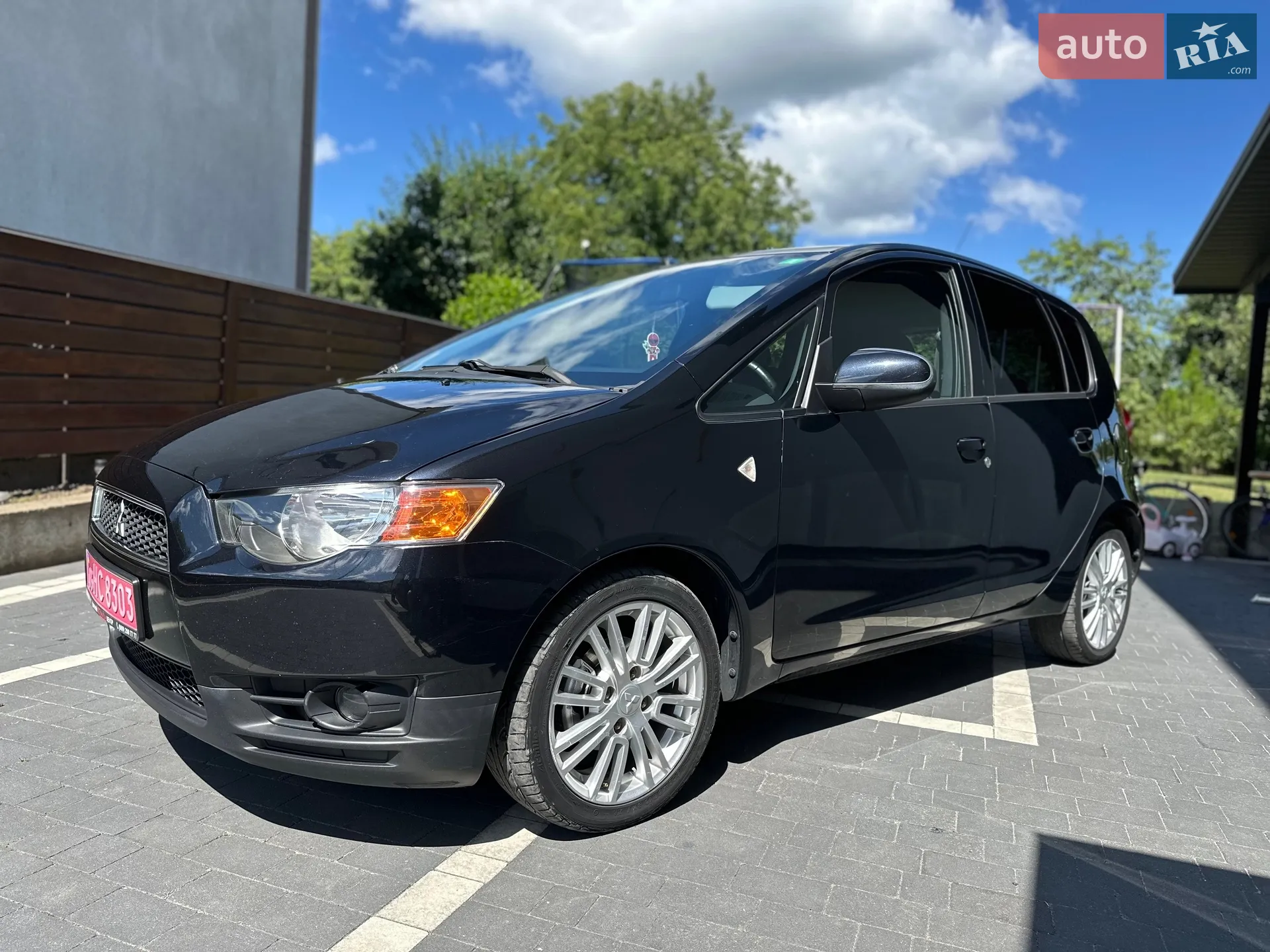2011 Mitsubishi Colt - мініатюра 17