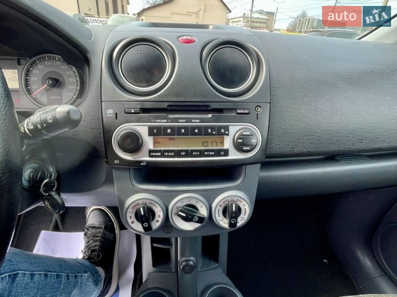 Хэтчбек Mitsubishi Colt 2012 в Черновцах