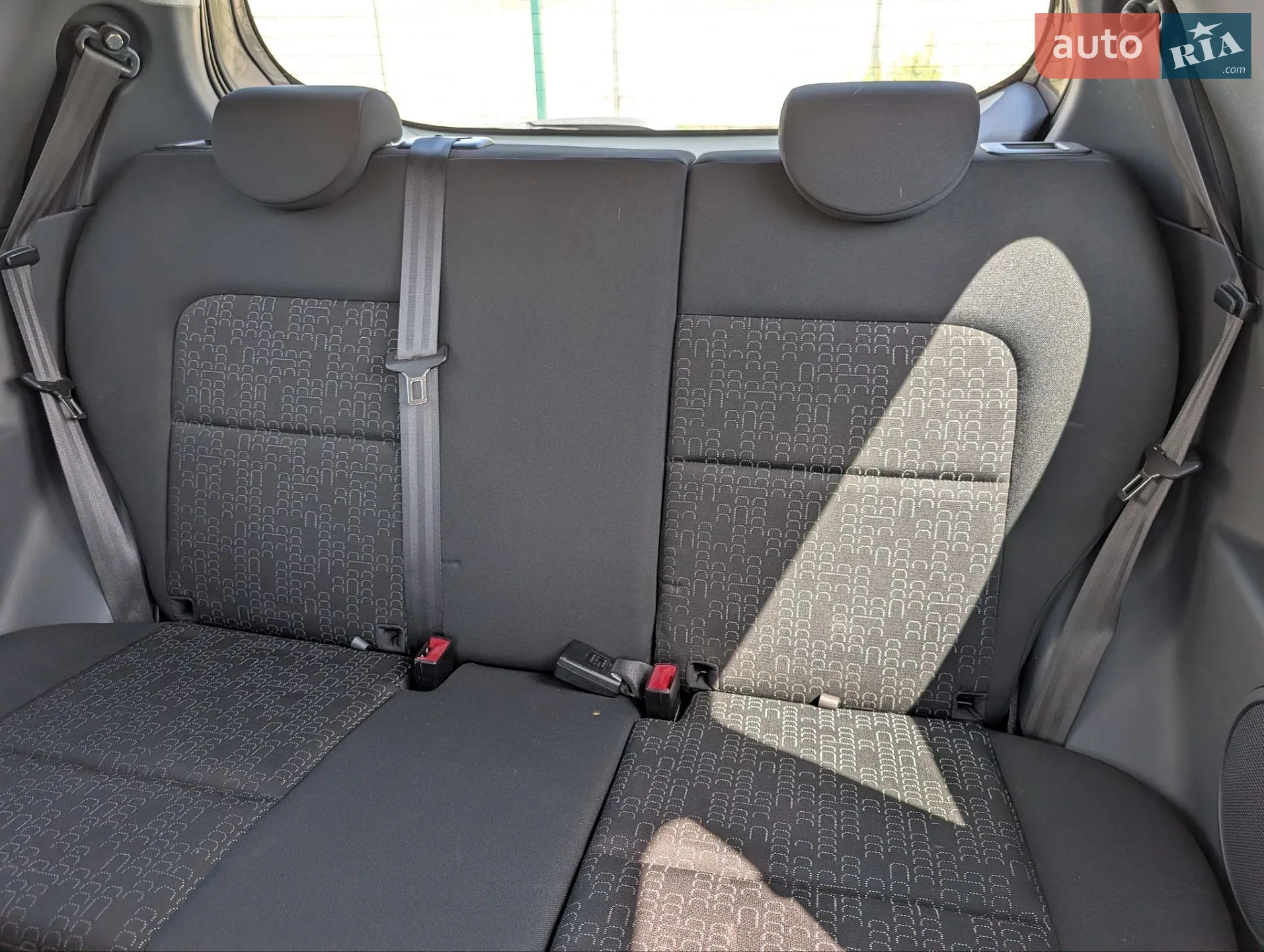 2011 Mitsubishi Colt - мініатюра 8