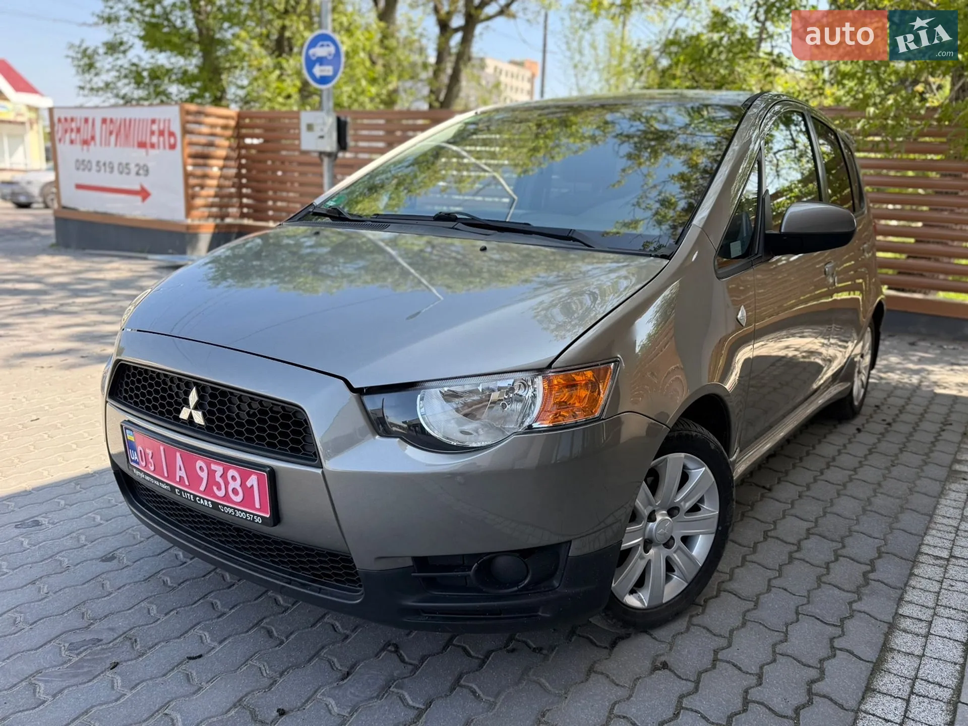 2011 Mitsubishi Colt - фото 1