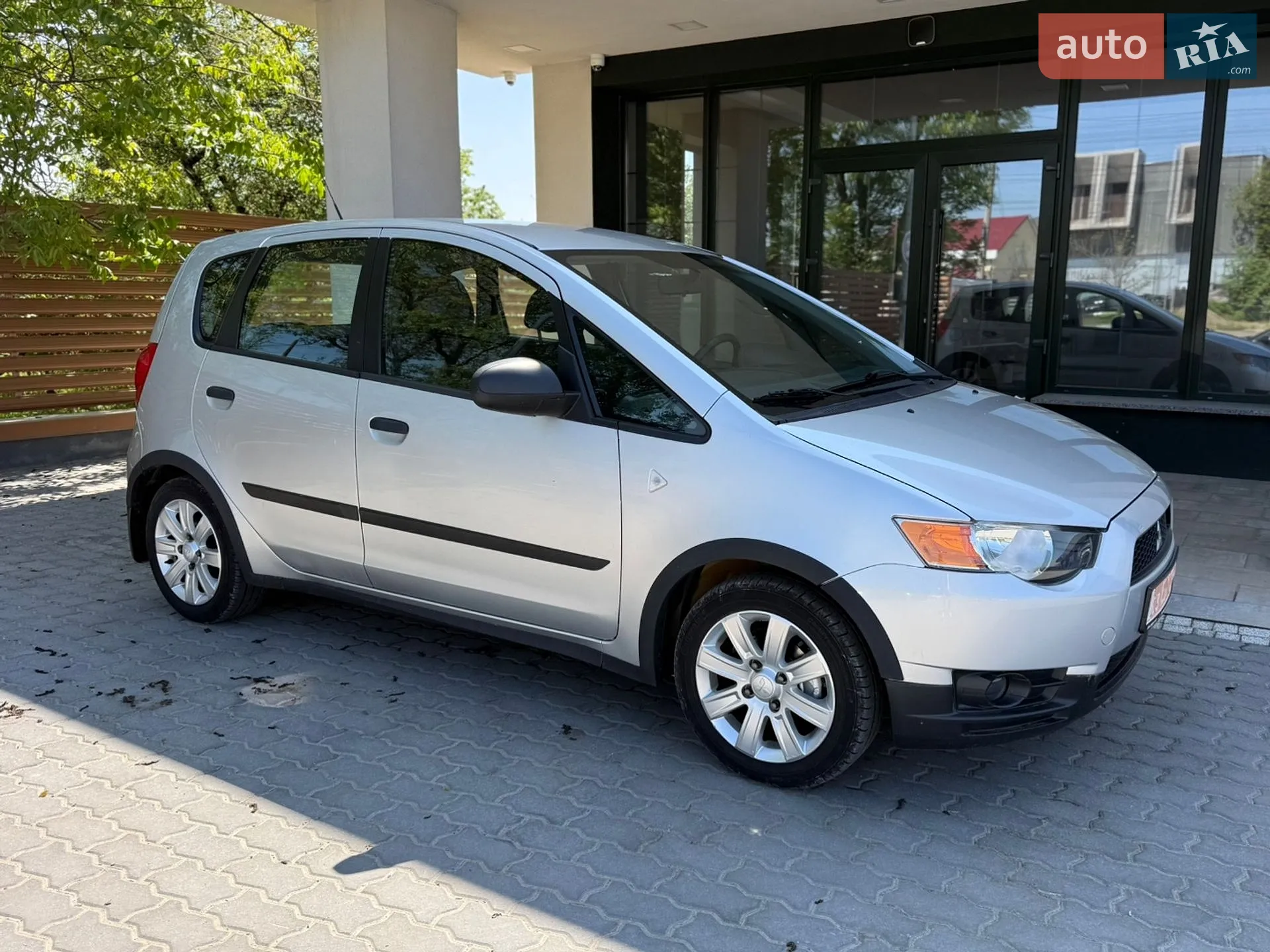 2010 Mitsubishi Colt - мініатюра 11