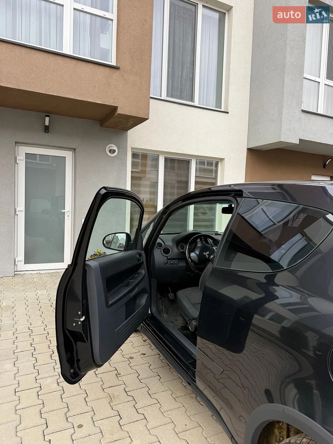 2010 Mitsubishi Colt - мініатюра 10
