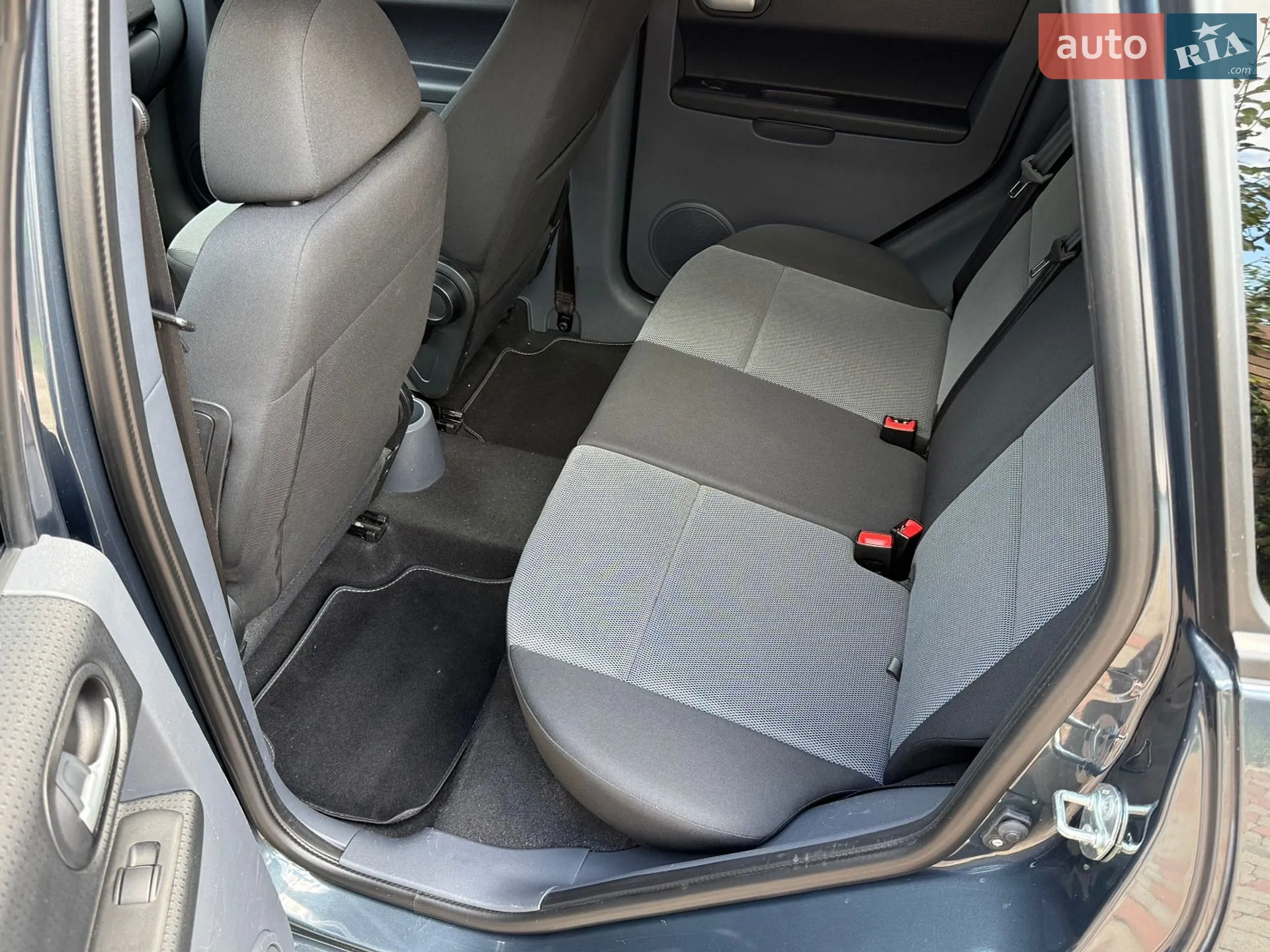 2012 Mitsubishi Colt - мініатюра 31