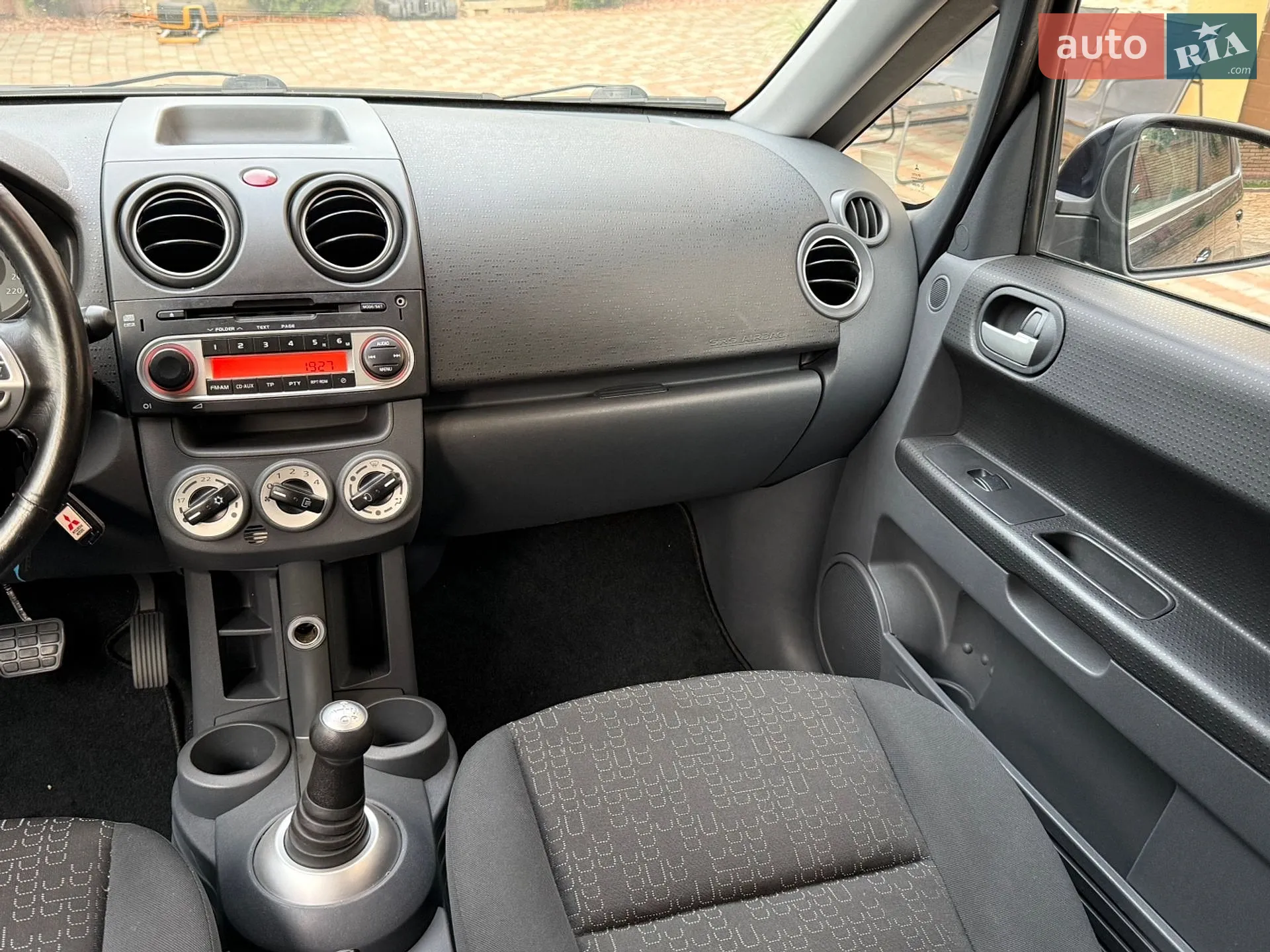 2011 Mitsubishi Colt - мініатюра 13