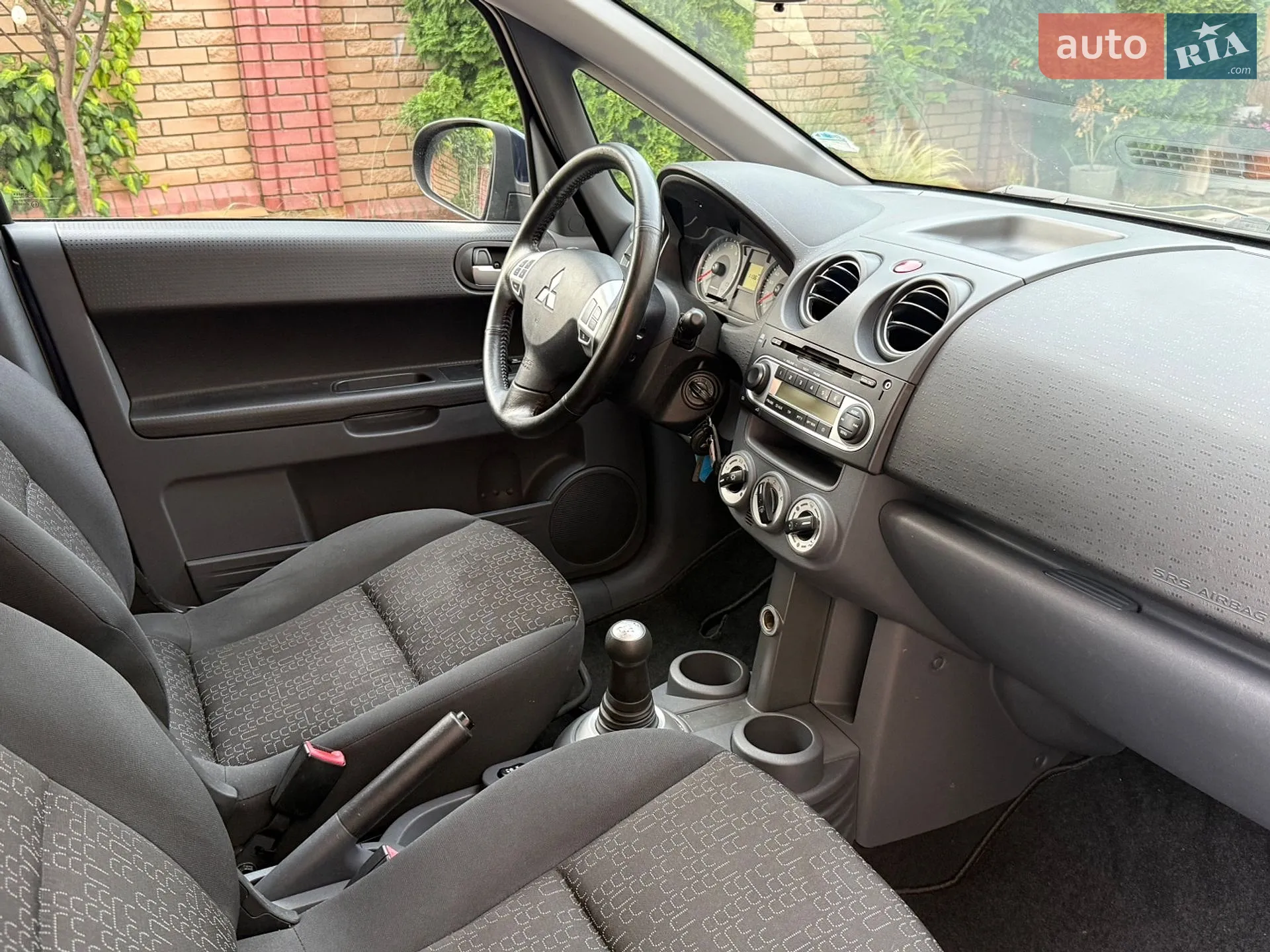 2011 Mitsubishi Colt - мініатюра 21