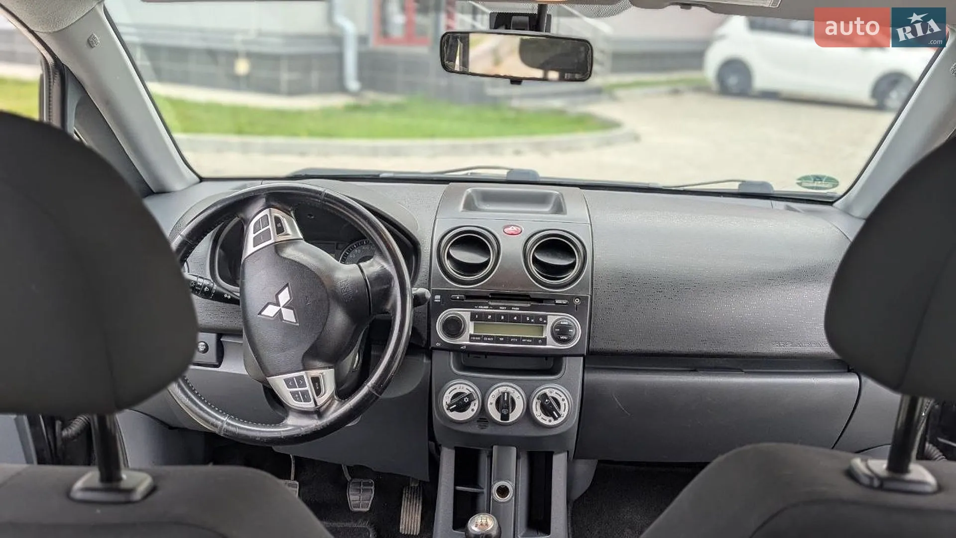 2010 Mitsubishi Colt - мініатюра 10