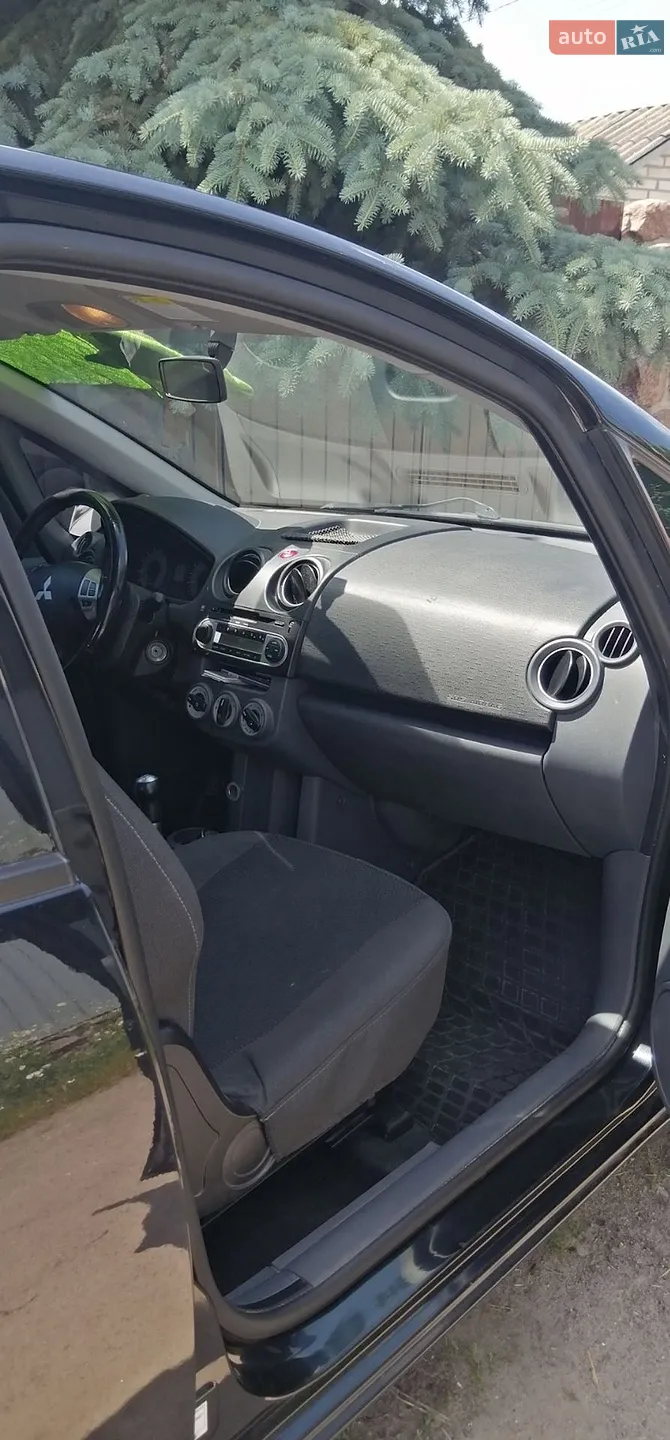 2011 Mitsubishi Colt - мініатюра 12